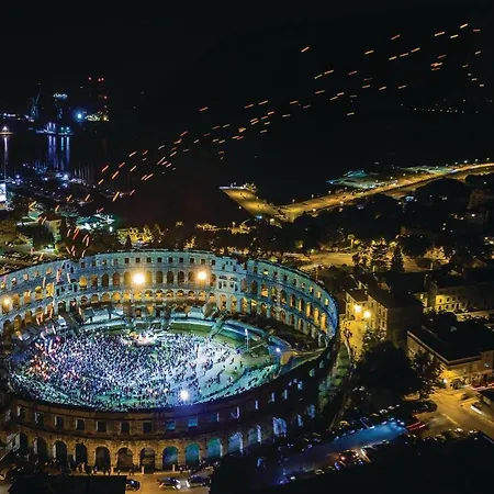 Lejlighed Beautiful In With Wifi Pula